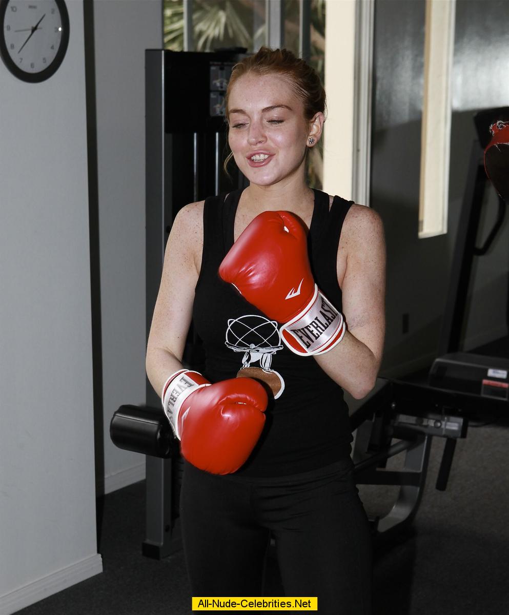 Lindsay Lohan Taking Kickboxing Classes At A Gym In Hollywood